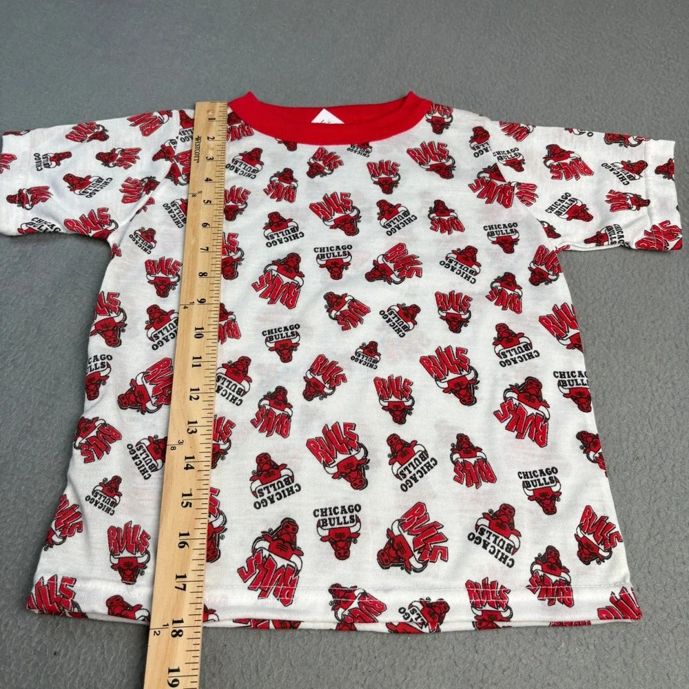 Vintage Chicago Bulls Kids T-Shirt and Shorts Set Size 7 Made in USA Red White